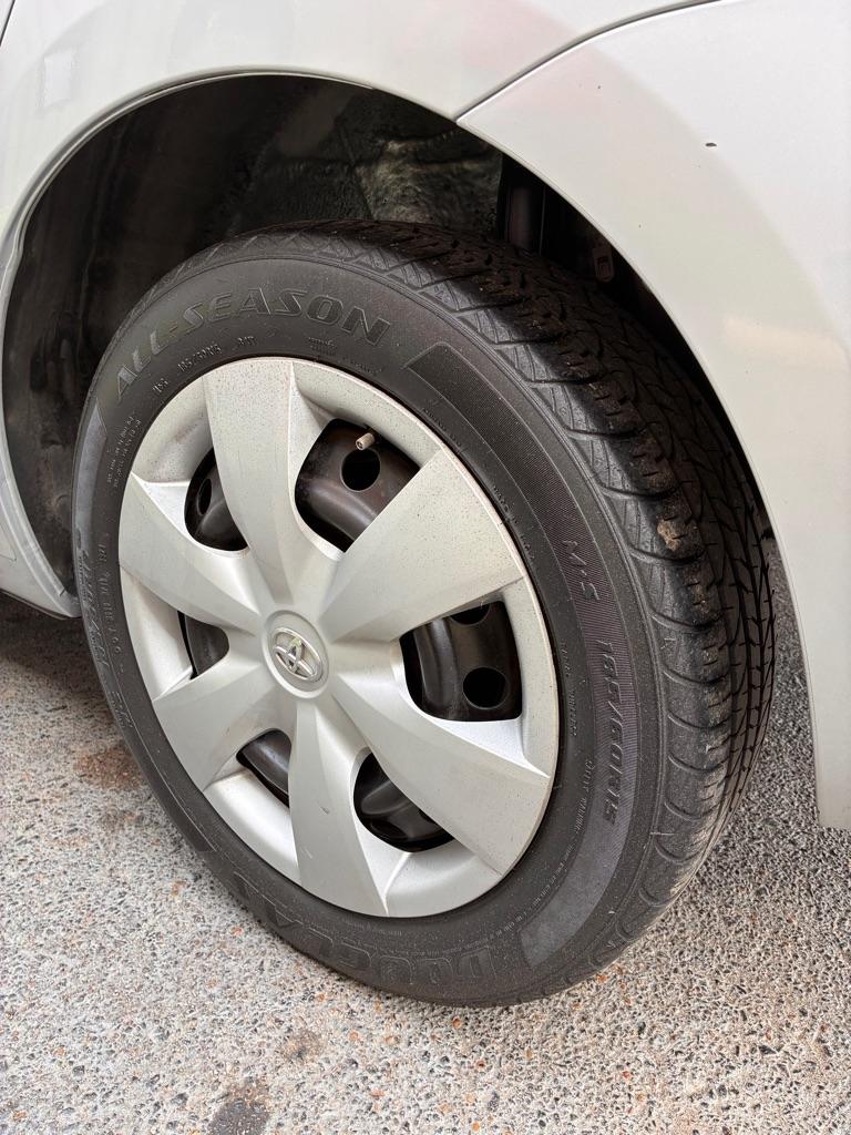 Toyota Yaris Base 2008