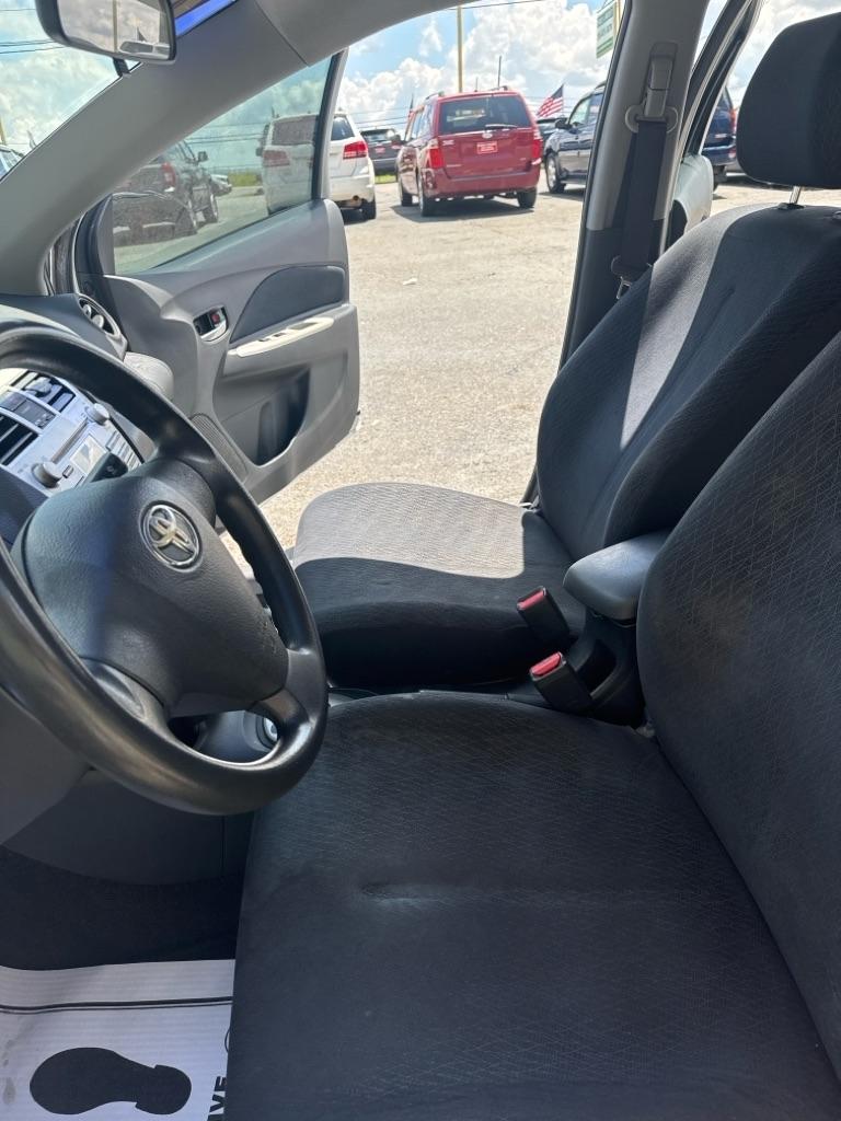 Toyota Yaris Base 2008