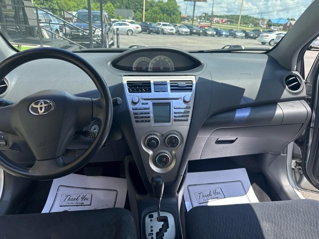 Toyota Yaris Base 2008