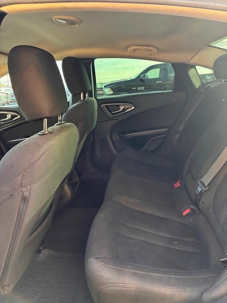 Chrysler 200  2015