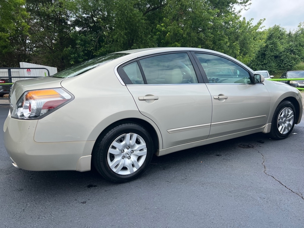 Nissan Altima  2009