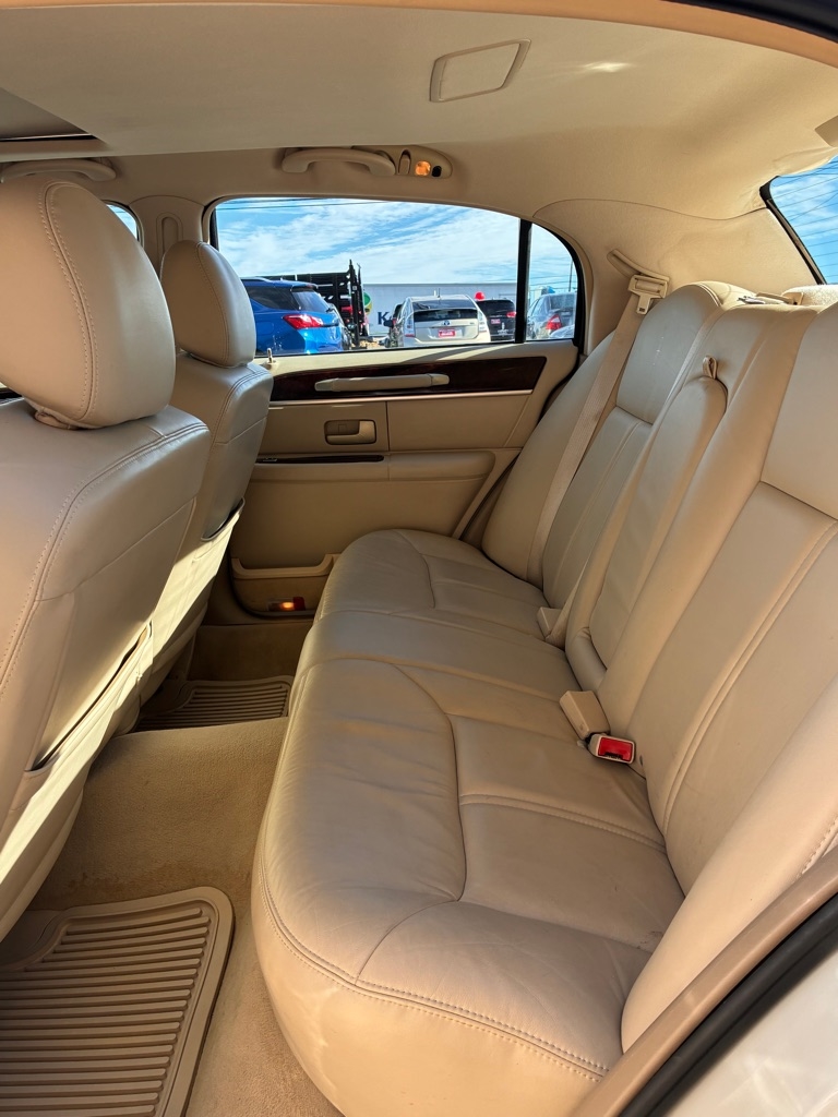 Lincoln Town Car Signature Limited 2006