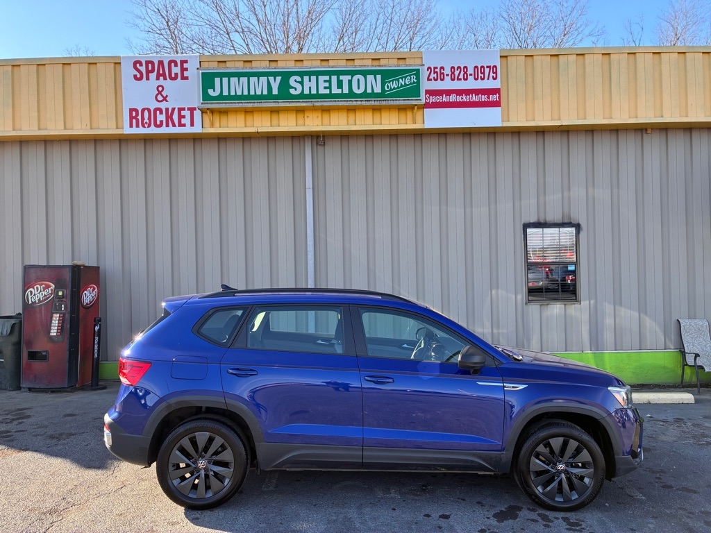 2024 Volkswagen Taos S's photo