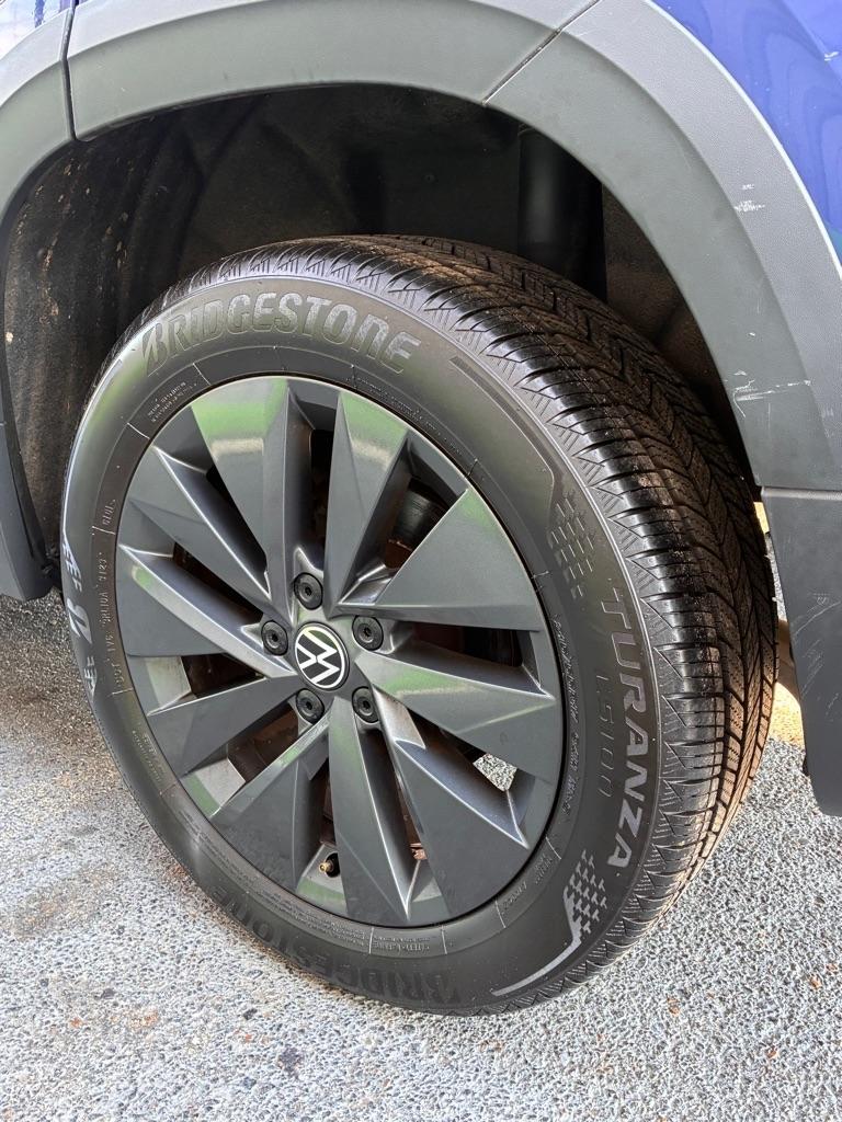 Volkswagen Taos  2024