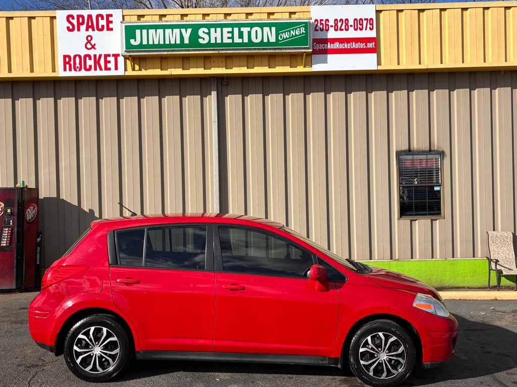 Nissan Versa S 2010