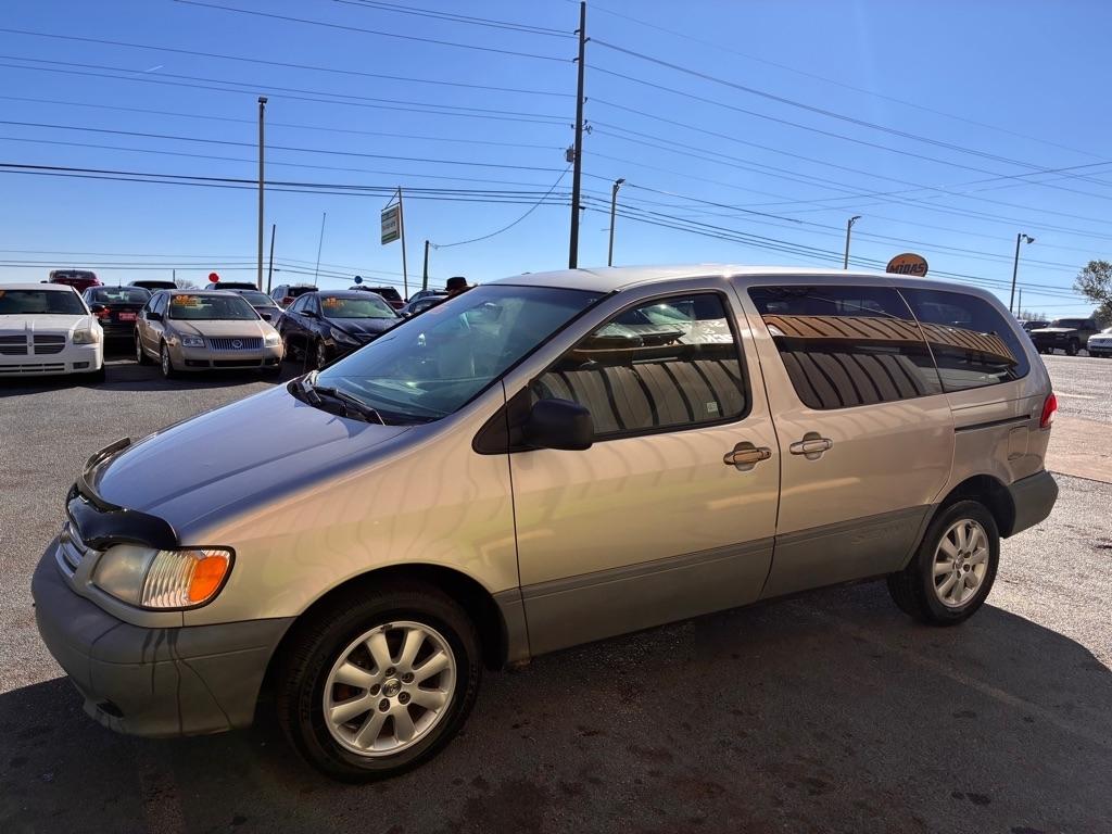 Toyota Sienna  2001