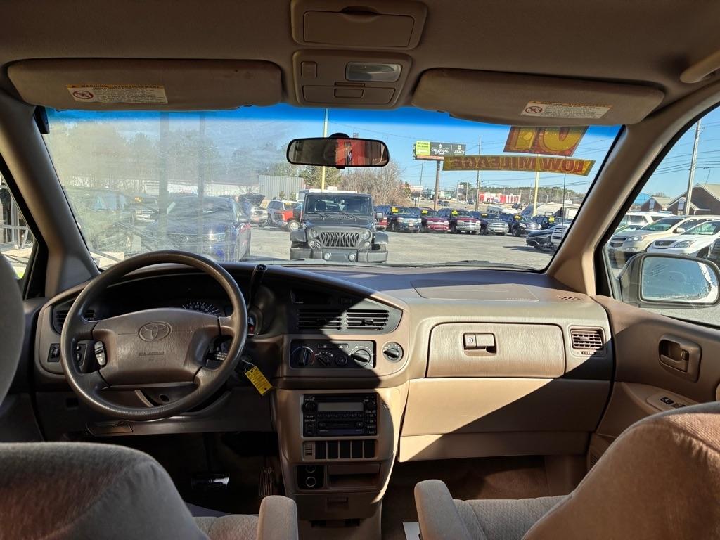 Toyota Sienna  2001