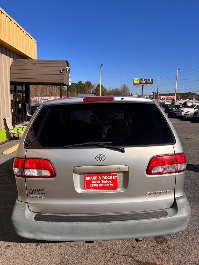 Toyota Sienna  2001