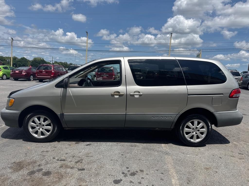 Toyota Sienna  2001
