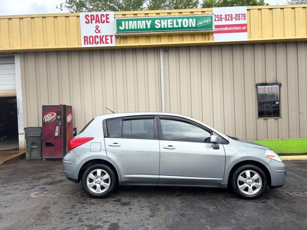 Nissan Versa  2012