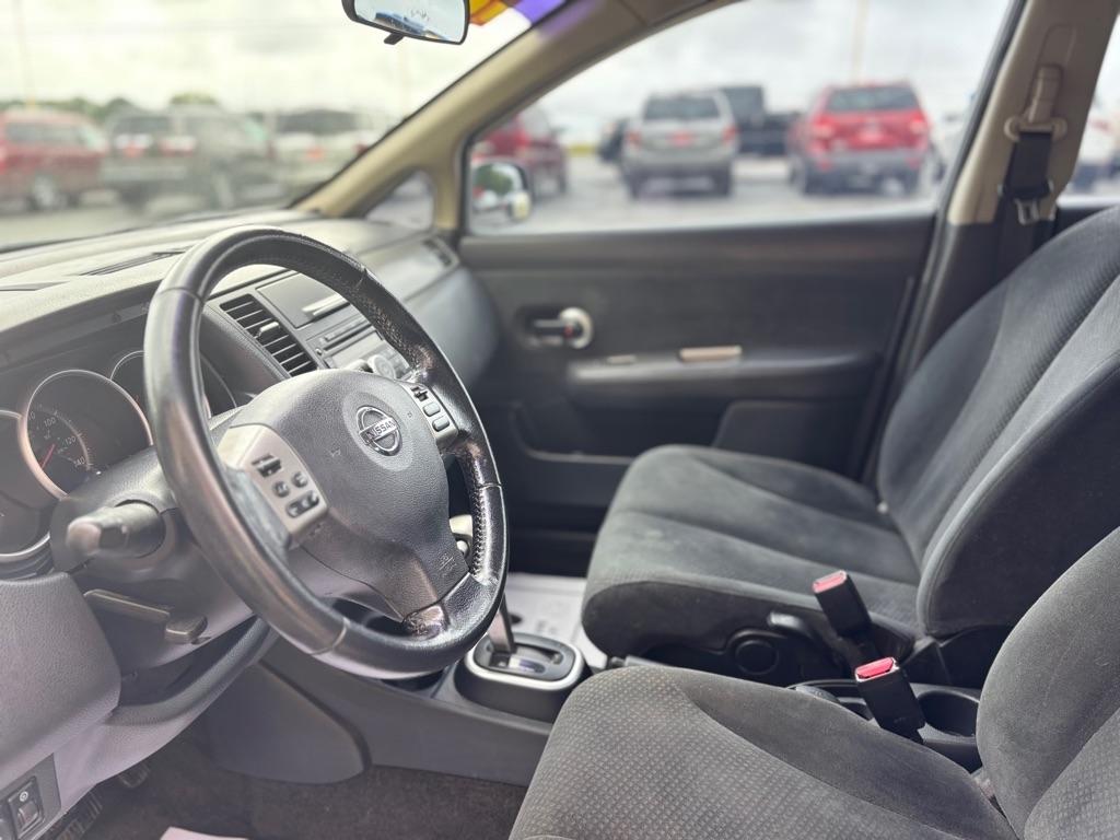 Nissan Versa  2012