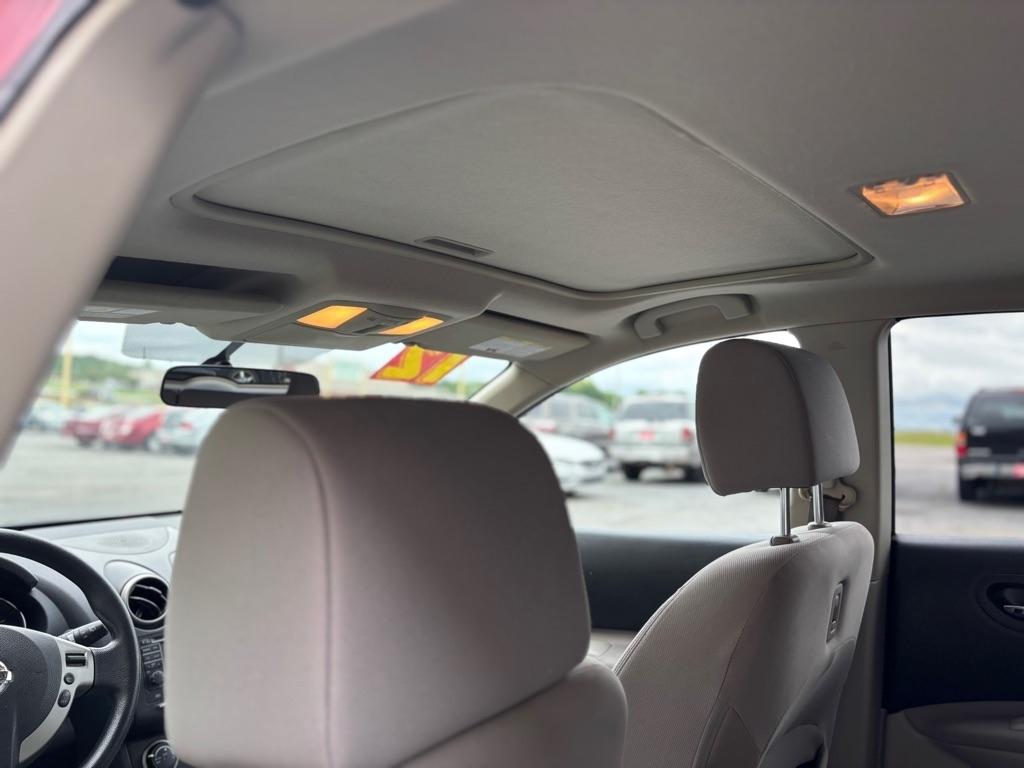 Nissan Rogue  2012