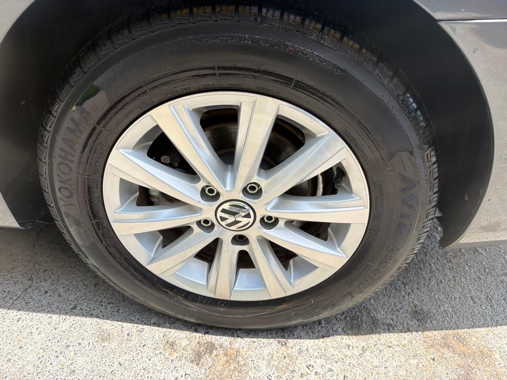 Volkswagen Jetta Hybrid  2013