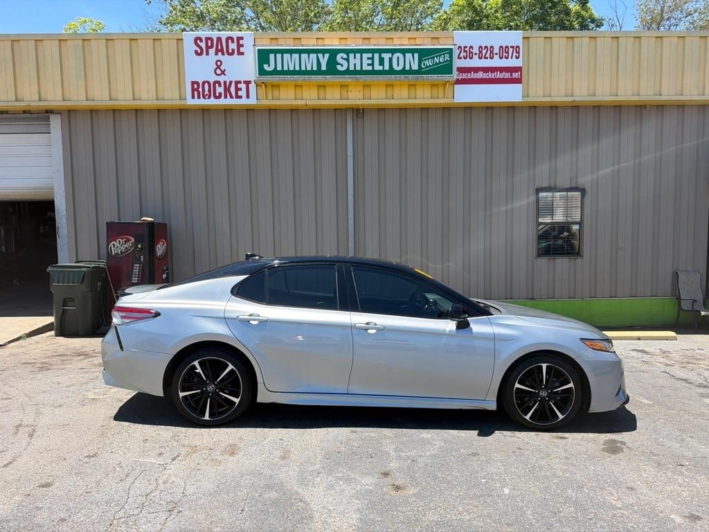 2019 Toyota Camry 2.5 Auto XSE's photo