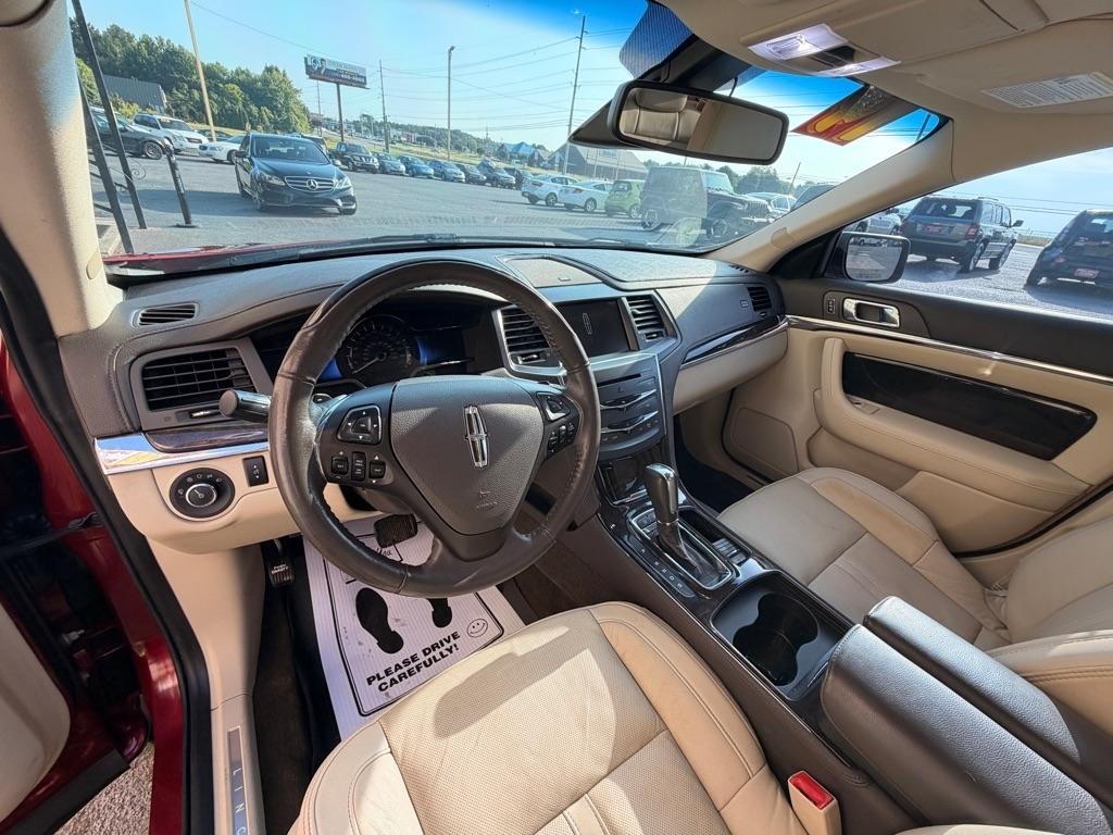 Lincoln MKS  2014
