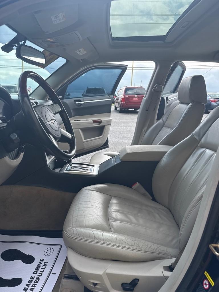 Chrysler 300  2005