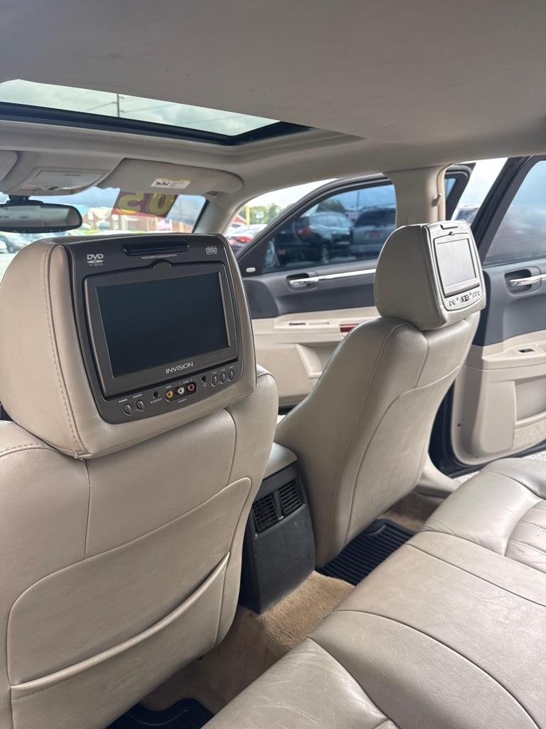 Chrysler 300  2005