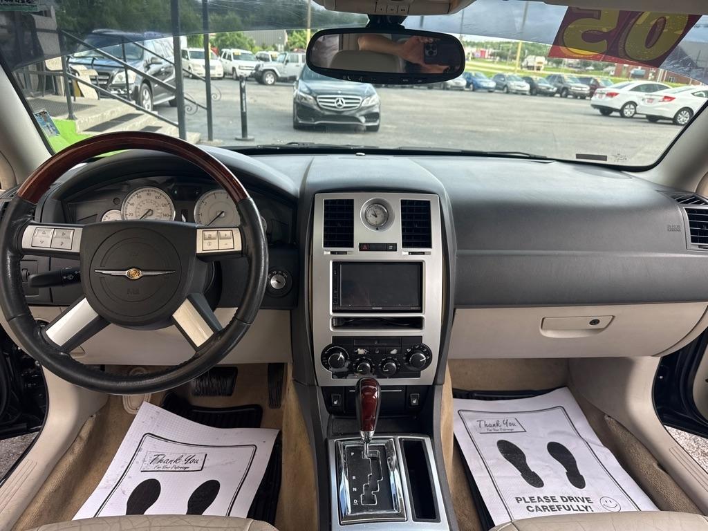 Chrysler 300  2005