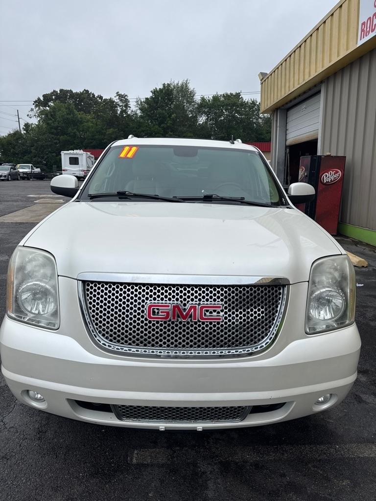 GMC Yukon Denali  2011