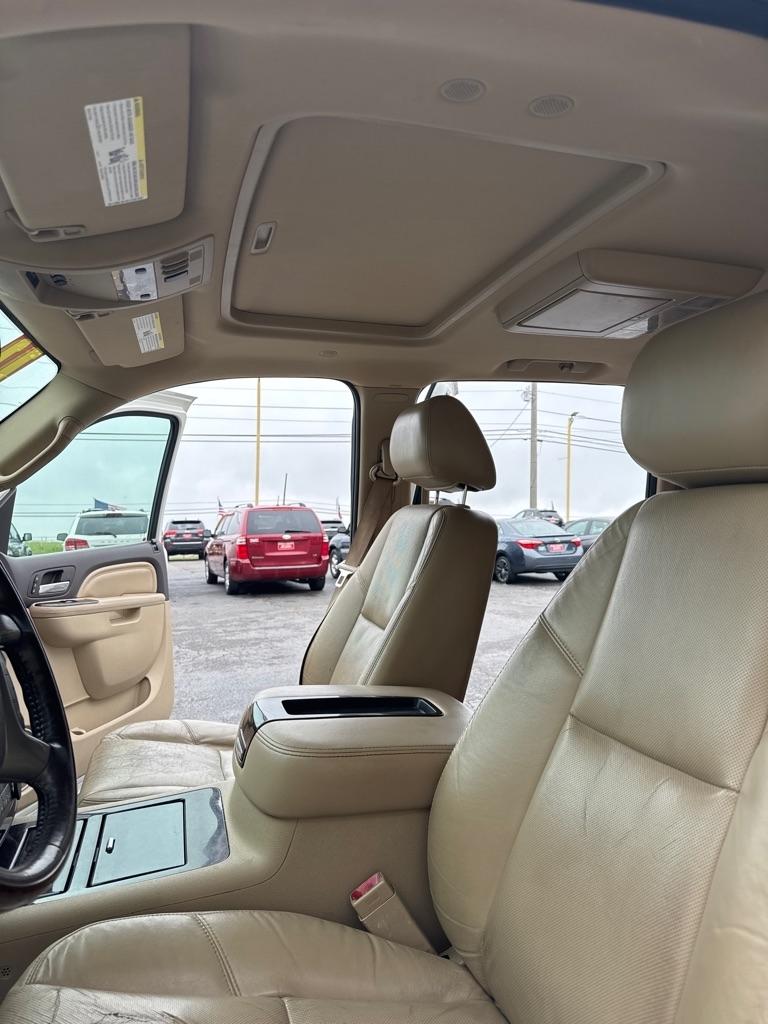 GMC Yukon Denali  2011