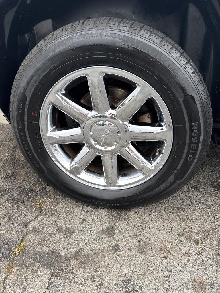 GMC Yukon Denali  2011