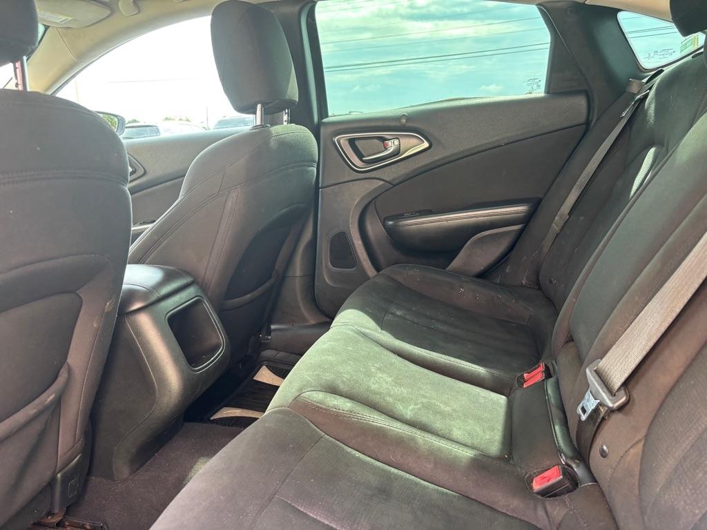 Chrysler 200  2015