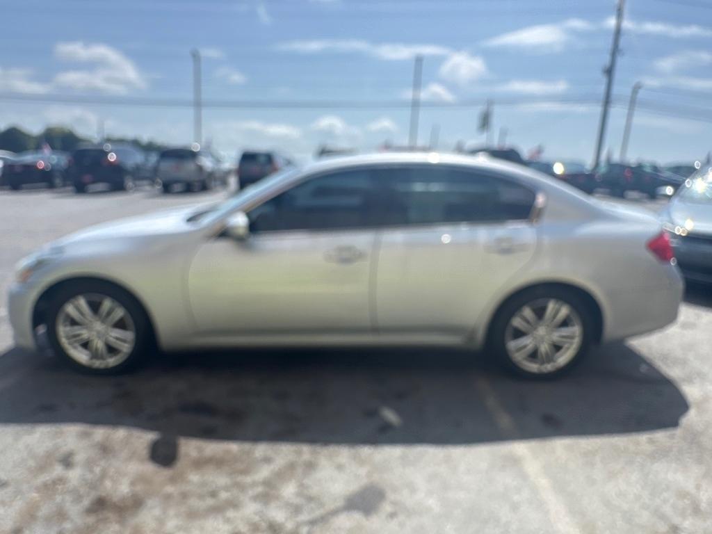 Infiniti G Sedan  2011