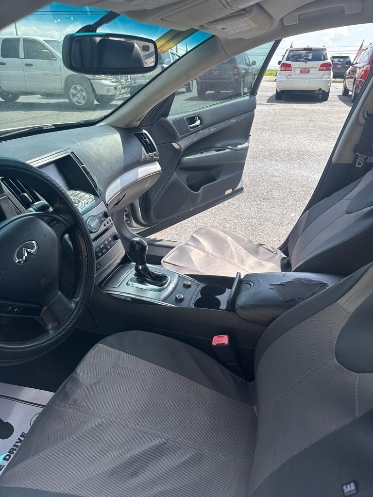 Infiniti G Sedan  2011