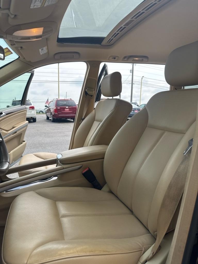 Mercedes-Benz GL-Class  2011