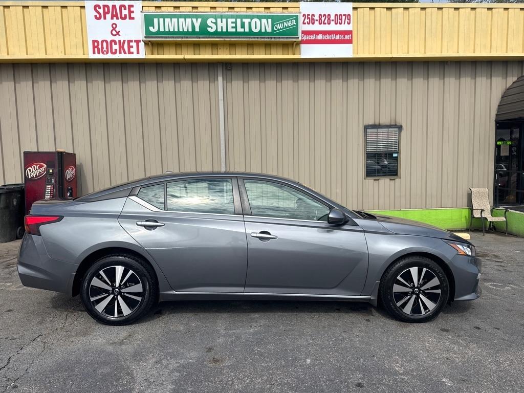 Nissan Altima  2022