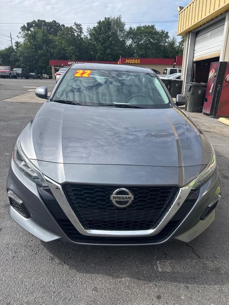 Nissan Altima  2022