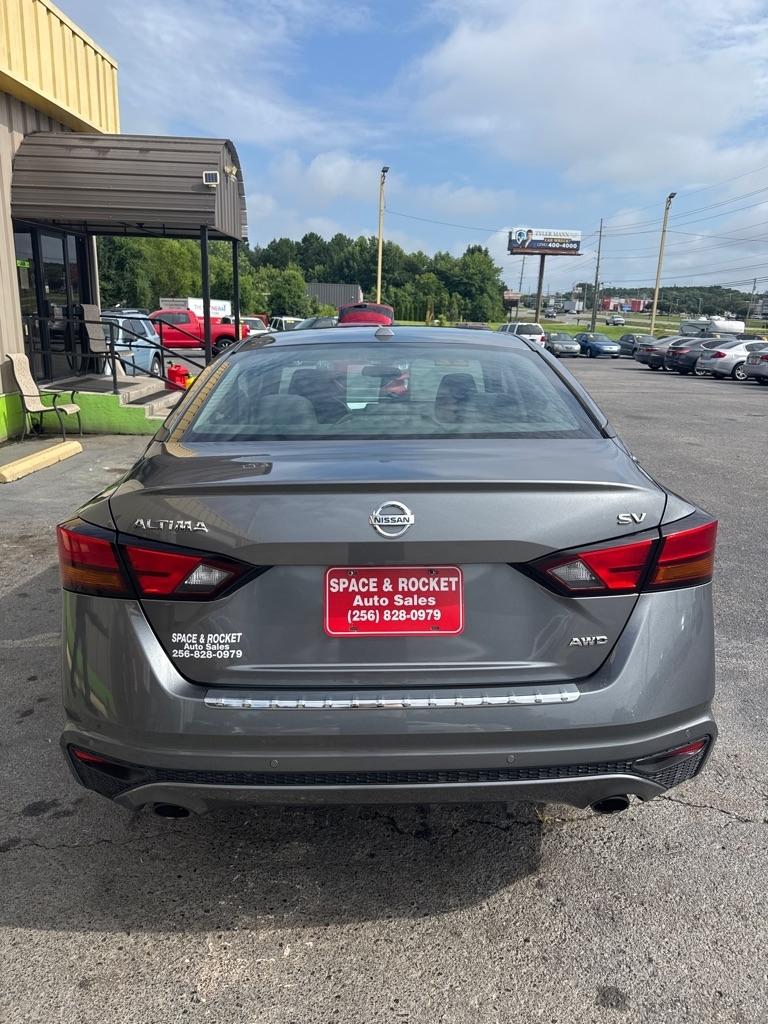 Nissan Altima  2022
