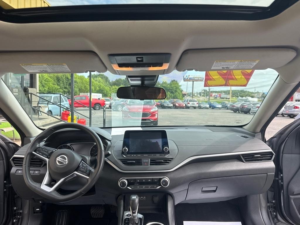 Nissan Altima  2022