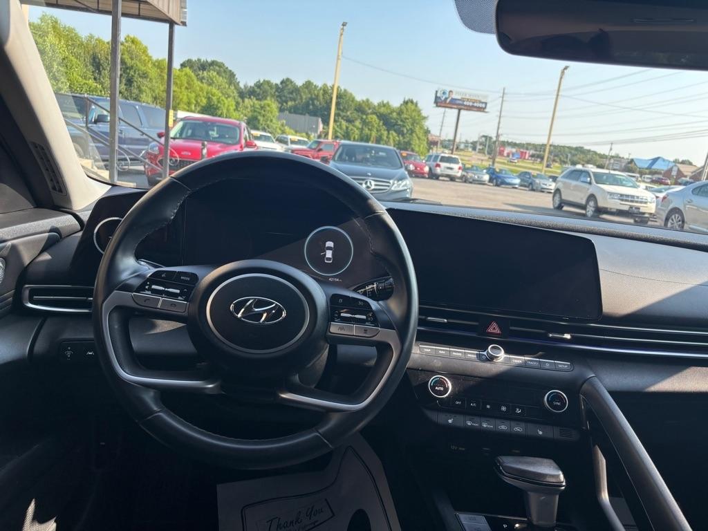 Hyundai Elantra  2023