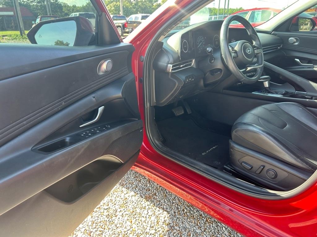 Hyundai Elantra  2023
