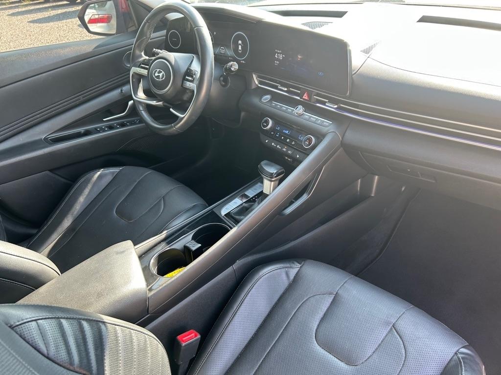 Hyundai Elantra  2023