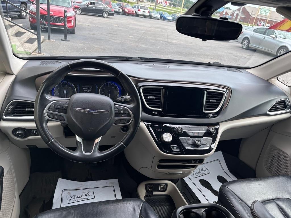 Chrysler Pacifica  2017