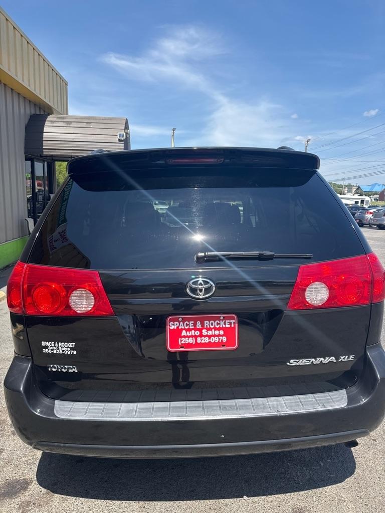 Toyota Sienna  2008