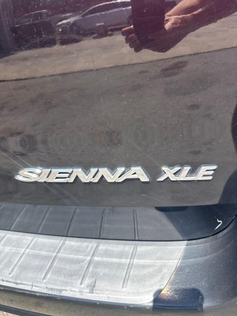 Toyota Sienna  2008