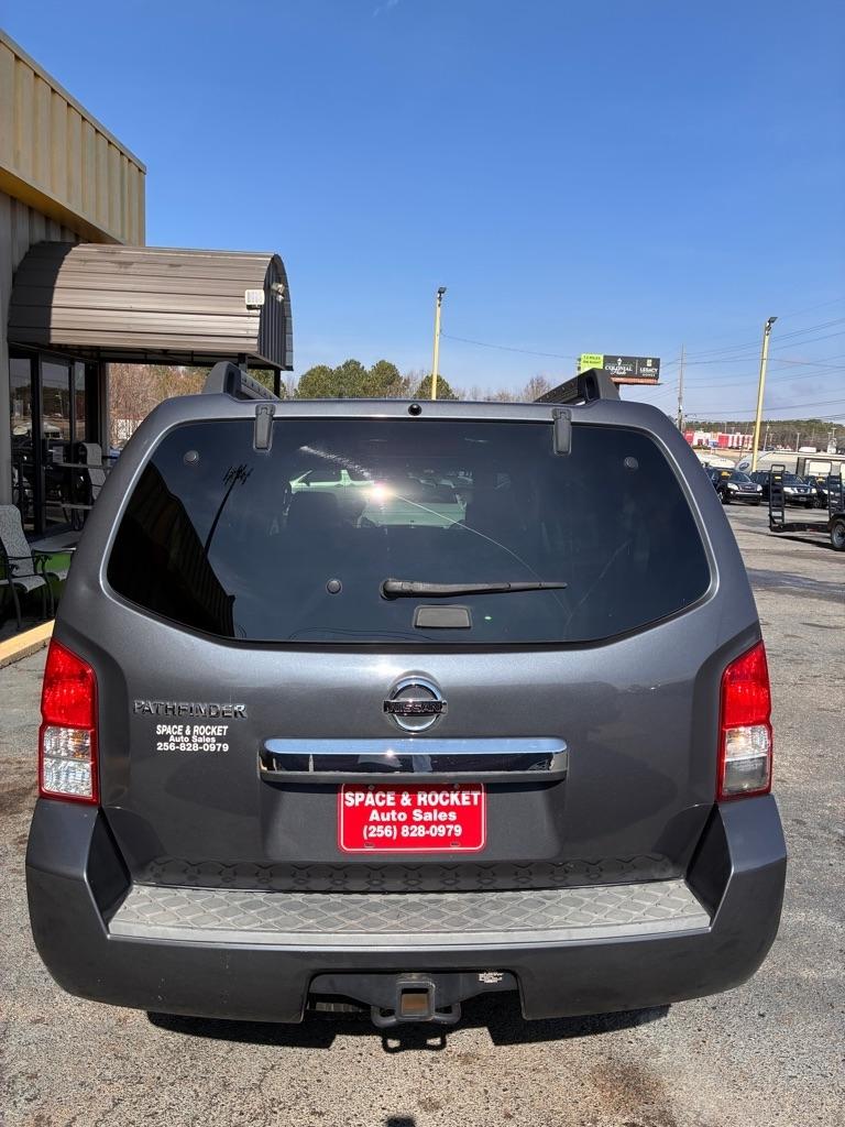 Nissan Pathfinder S 2011