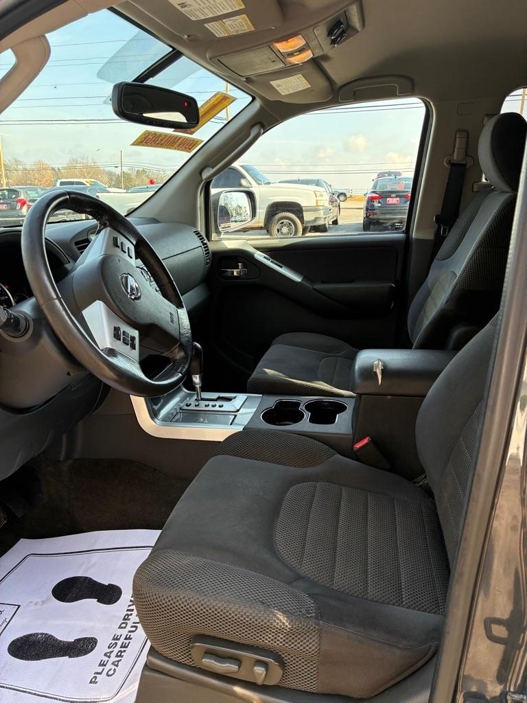Nissan Pathfinder S 2011