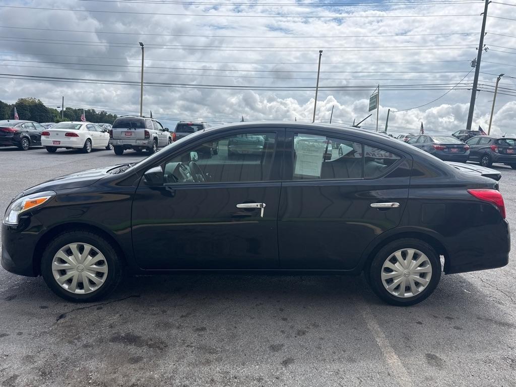 Nissan Versa  2019