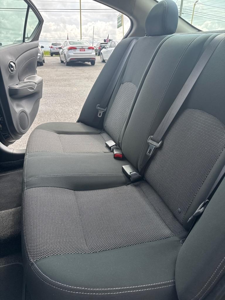 Nissan Versa  2019