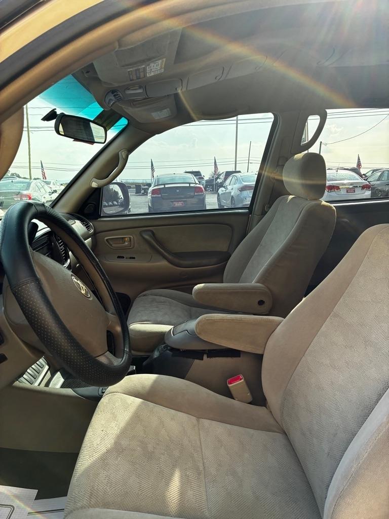 Toyota Sequoia  2005