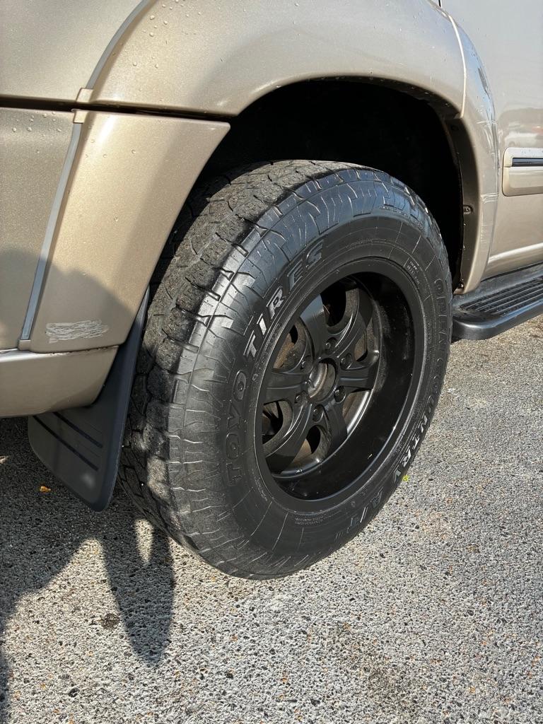 Toyota Sequoia  2005