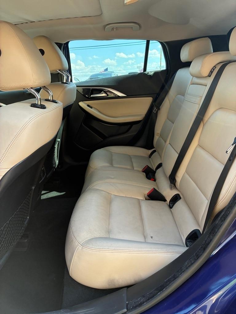 Infiniti QX30  2018