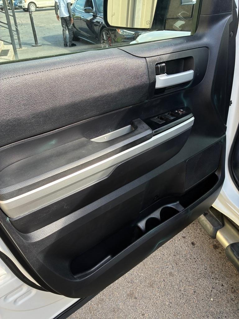 Toyota Tundra  2016