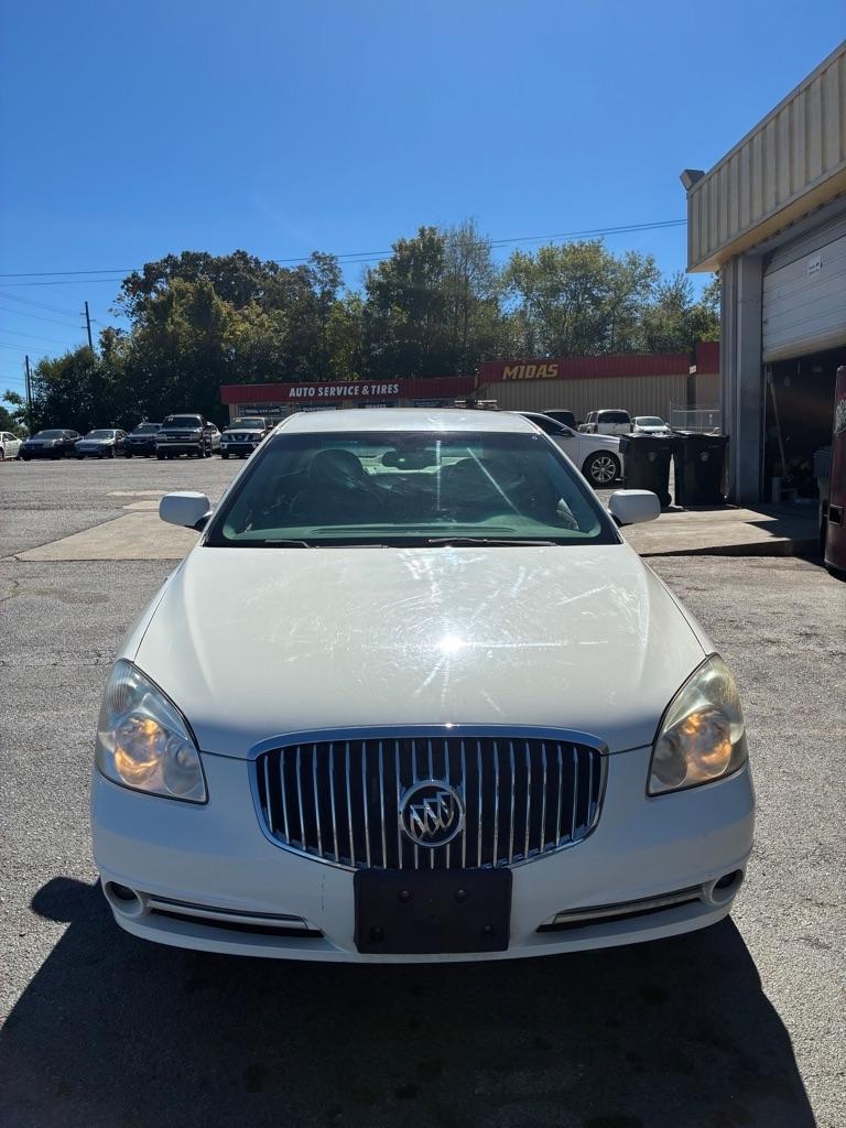 Buick Lucerne  2011