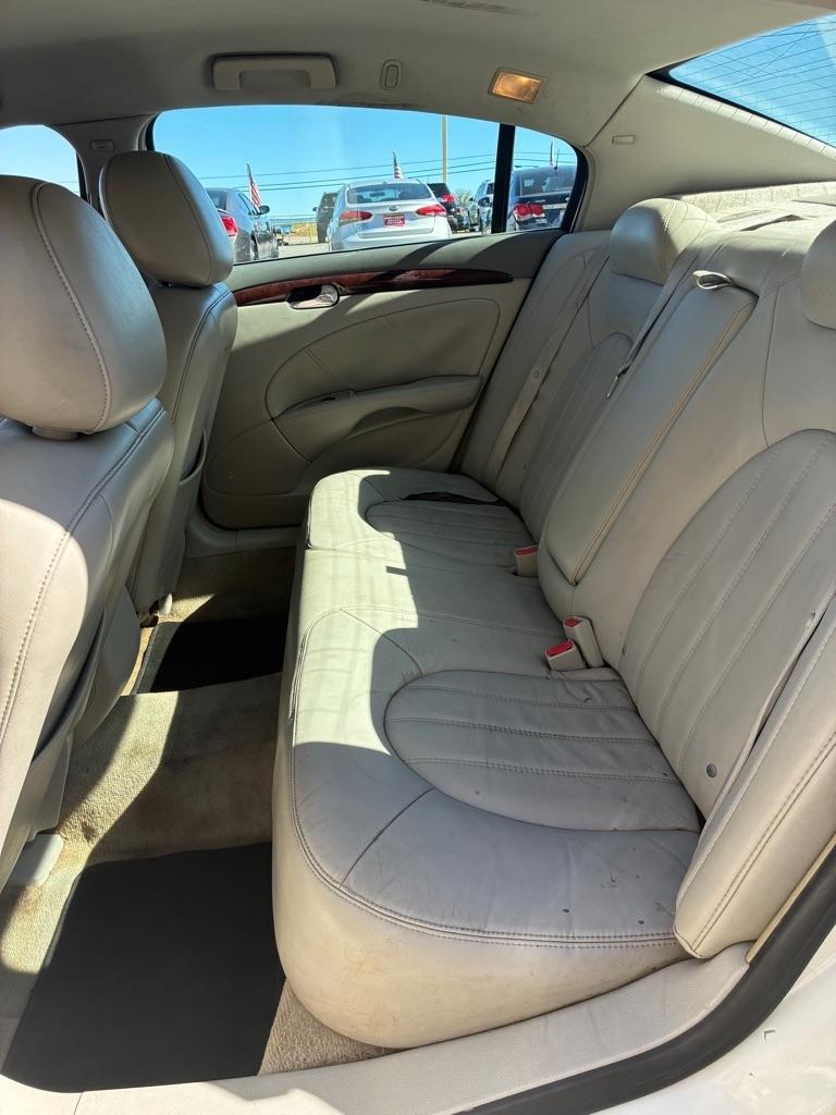Buick Lucerne  2011