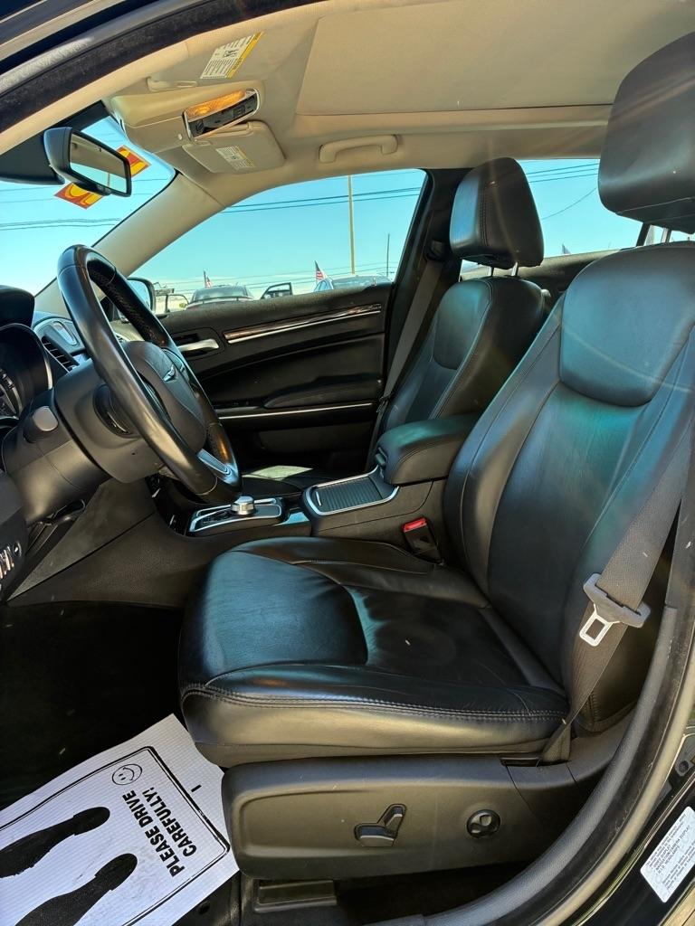 Chrysler 300  2016